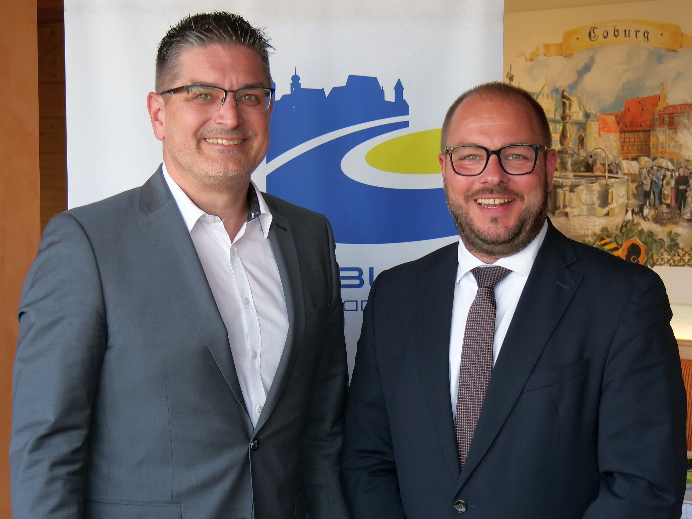 Sebastian Straubel und Christian Gunsenheimer stehen nebeneinander.