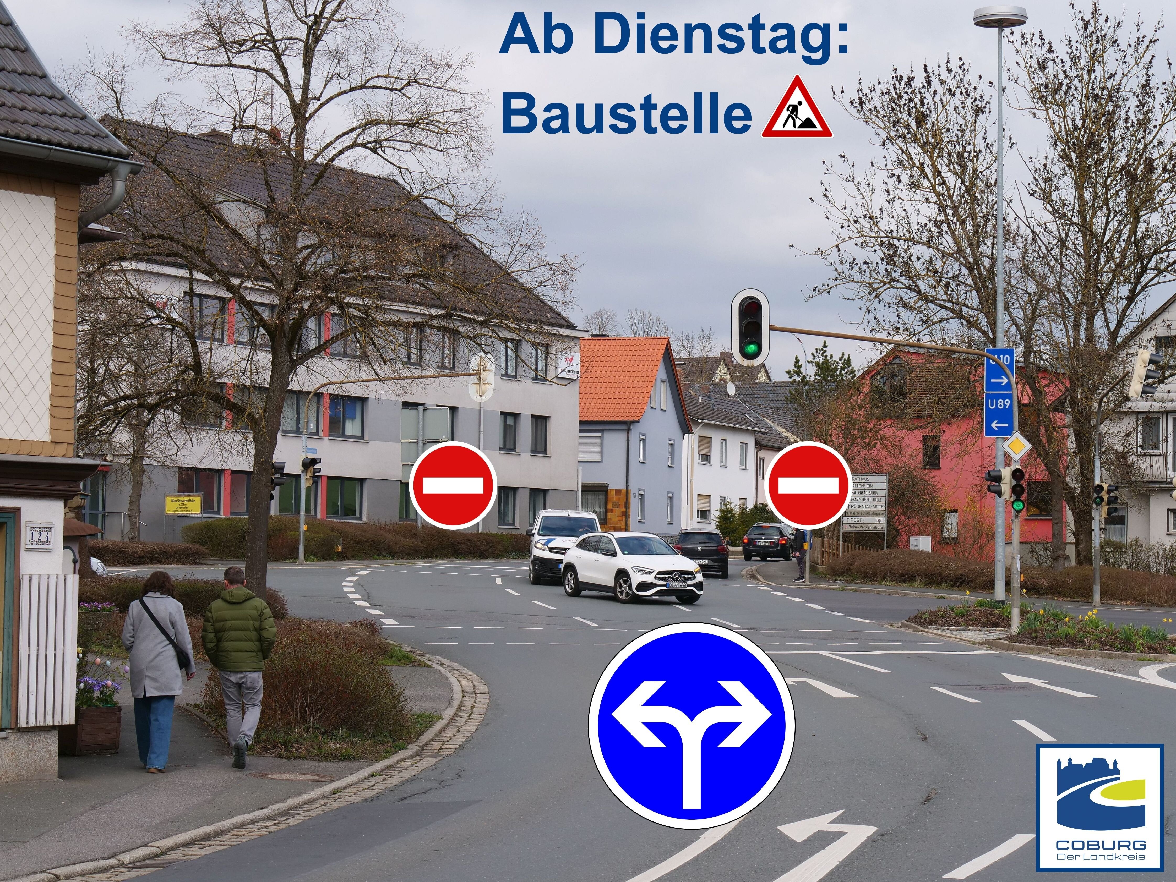 Autos fahren auf der Oeslauer Straße in Rödental.